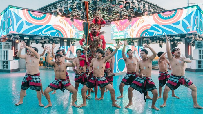 Pertunjukan Tari Kecak dan Tari Api di Atlas Beach Club, Bali