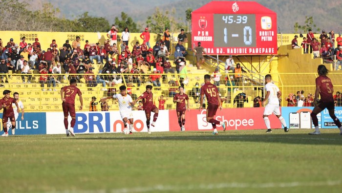PSM Makassar menang 2-0 melawan Barito Putera di Stadion Gelora BJ Habibie, Parepare dalam laga Liga 1 2023/2024.