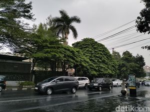 Prakiraan Cuaca Kota Bandung Jumat, 8 November 2024: Hujan Saat Sore