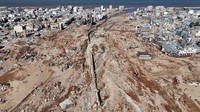 Sebanyak 20.000 orang diperkirakan tewas setelah banjir bandang menyapu Libya. Adapun angka kematian yang telah dikonfirmasi adalah 5.300 orang. Marwan Alfaituri via Reuters.  