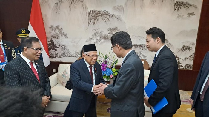 Wakil Presiden Maruf Amin melakukan pertemuan dengan Gubernur Wilayah Otonomi Guangxi Zhuang, Lan Tianli (Lisye/detikcom)
