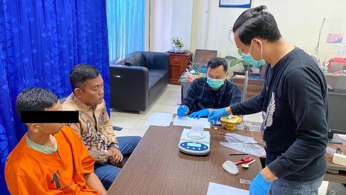 WN Malaysia sembunyikan sabu-sabu di dalam perut dengan cara dimasukkan ke anus menggunakan kondom. (Dok. BNNP Bali)