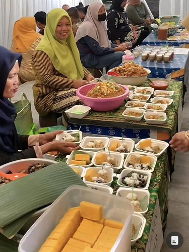 Acara pernikahan yang diadakan di Pasar mendadak viral di TikTok.