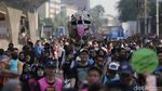 Aksi Cinta Laura Ikut Parade World Cleanup Day di CFD Jakarta