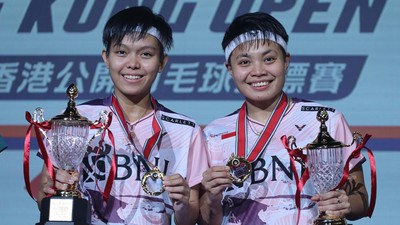 Potret Apriyani/Fadia di Podium Juara Hong Kong Open 2023