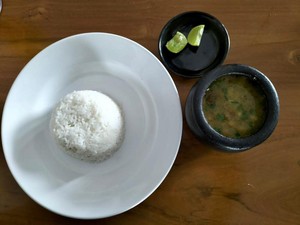 Nikmat dan Uniknya Empal Gentong di Rumah Makan H. Irwan