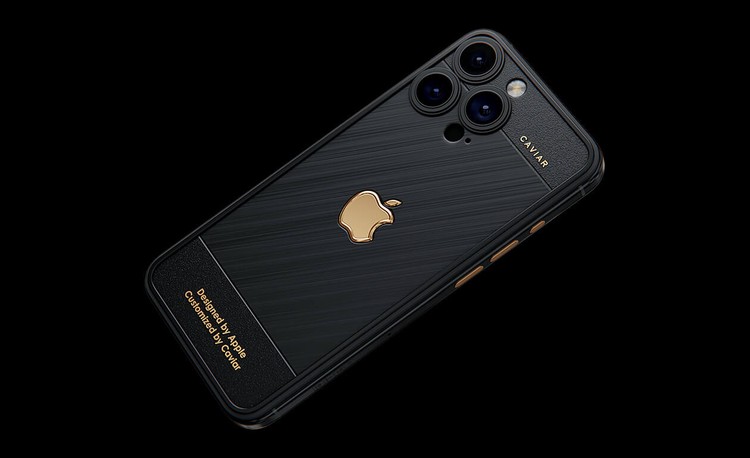 iPhone 15 Pro berlapis emas