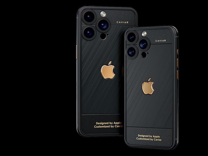 iPhone 15 Pro berlapis emas