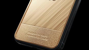 Caviar mematok harga iPhone mewah ini mulai dari USD 8.890 (Rp 136 jutaan) untuk iPhone 15 Pro 128GB dan USD 9.670 (Rp 148 jutaan) untuk iPhone 15 Pro Max 256GB. Foto: Caviar