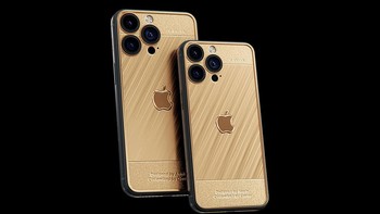 Ini dia iPhone 15 Pro dan iPhone 15 Pro Max yang paling mewah di koleksi ini. Varian Ultra Gold ini dilapisi emas 18K dengan tekstur satin di seluruh bagian belakangnya. Foto: Caviar
