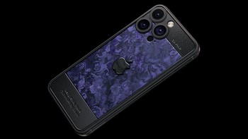 Caviar hanya memproduksi 99 unit iPhone mewah ini. Harganya mulai dari USD 7.340 (Rp 112 jutaan) untuk iPhone 15 Pro 128GB, dan USD 8.130 (Rp 124 jutaan) untuk iPhone 15 Pro Max 256GB. Foto: Caviar