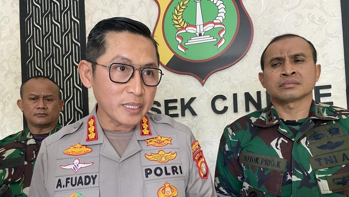 Kapolres Metro Depok Kombes Ahmad Fuady (kiri) dan Dandim 0508 Depok Letkol Inf Totok Priyo (kanan).