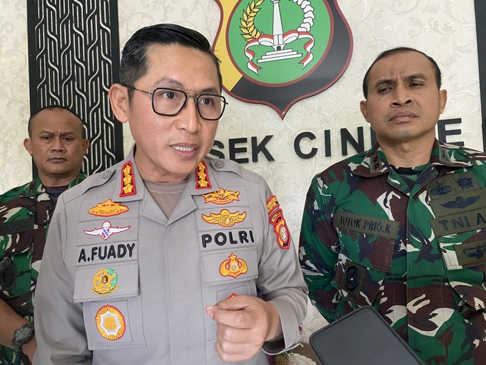 Kapolres Metro Depok Kombes Ahmad Fuady (kiri) dan Dandim 0508 Depok Letkol Inf Totok Priyo (kanan).