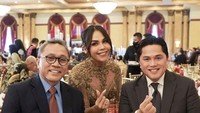 Melaney Ricardo dipilih jadi MC pernikahan anak Hotman Paris, Fritz Hutapea. Di sana, ia juga sempat bertemu dengan tokoh penting lainnya. Foto: Instagram @melaney_ricardo