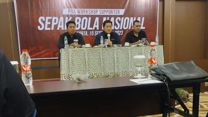 Ketum PSSI Erick Thohir bertemu dengan para pimpinan suporter sepakbola Indonesia.