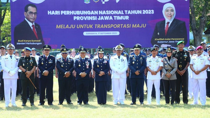 Khofifah saat peringatan Harhubnas 2023 di Surabaya