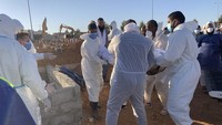 Berdasarkan laporan lembaga kemanusiaan Bulan Sabit Merah Internasional di Libya (Libyan Red Crescent) pada Kamis (14/9), jumlah korban tewas hingga kini mencapai 11.300 orang. Sekretaris jenderal lembaga tersebut, Marie el-Drese, mengatakan selain belasan ribu korban jiwa, sekitar 10.100 orang lainnya masih dinyatakan hilang di kota itu. 