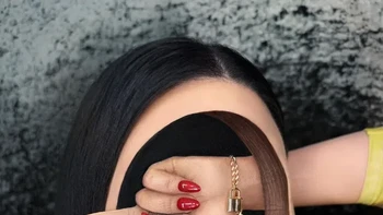 Orang sering mengira ia menggunakan Photoshop. Karenanya ia sering menunjukkan proses menggambar wajahnya di akun TikTok. Foto: Instagram @mimbles via BrightSide