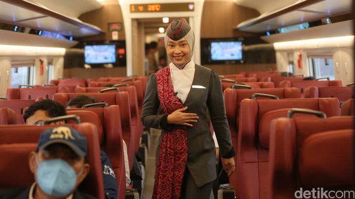 Lowongan Kerja Pramugara-Pramugari KAI, Lulusan SMA Sederajat Bisa Daftar