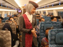 Heboh Pramugari Kereta Cepat Wajib Bisa Mandarin, Emang Benar?