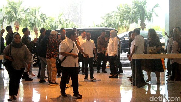 Menteri Bahlil datang ke Batam bahas percepatan pembangunan Rempang. (Foto: Alamudin Hampu).