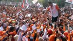 Momen Anies Sapa dan Senam Bareng Simpatisan di Bogor