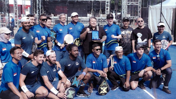 Padel Indonesia disosialisasikan bersama Menpora Dito Ariotedjo.