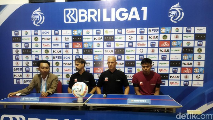 Pelatih Madura United Mauricio Souza