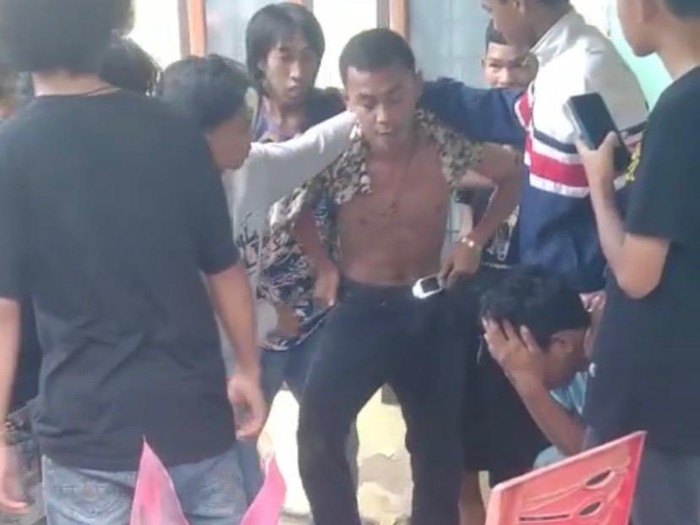 Pencuri di Kendari diamuk massa.