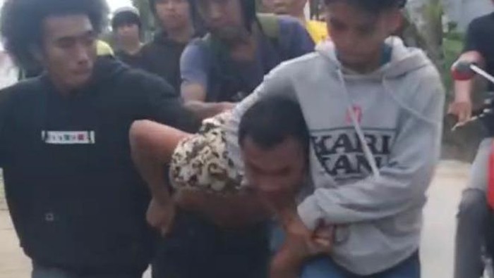 Pencuri di Kendari diamuk massa.