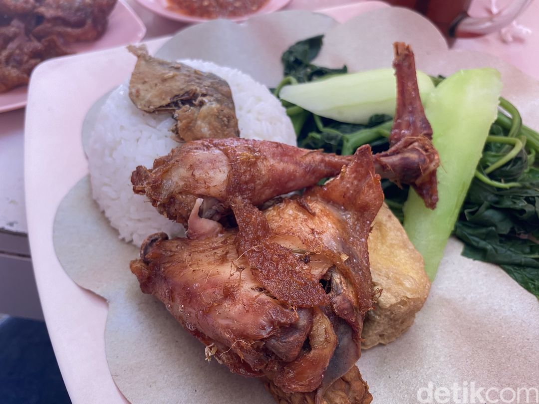 Pink Tempong, nasi tempong yang pedasnya bikin nagih di Bali