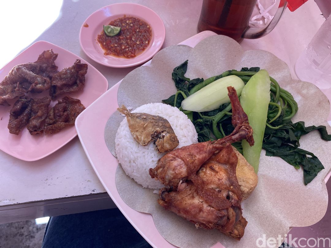 Pink Tempong, nasi tempong yang pedasnya bikin nagih di Bali
