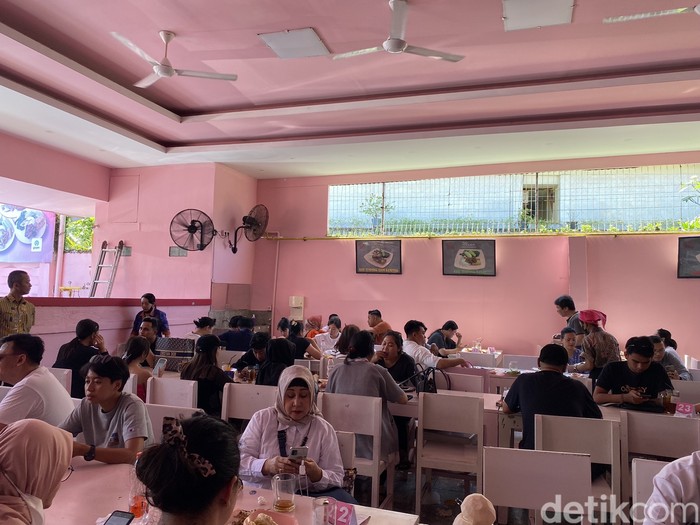 Pink Tempong, nasi tempong yang pedasnya bikin nagih di Bali