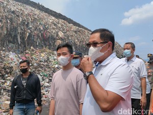 Gibran Tinjau TPA Putri Cempo yang Kebakaran: Saya Mohon Maaf