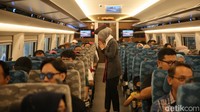 Selama masa uji coba terbatas KA Cepat dengan penumpang berlangsung, setiap harinya KCIC menyediakan 4 jadwal perjalanan pulang pergi (PP) sehingga total terdapat 8 perjalanan KA yang beroperasi setiap harinya. 