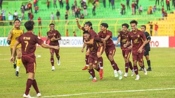 PSM Makassar merayakan gol yang dicetak Rasyid Bakri ke gawang Barito Putera di Stadion Gelora BJ Habibie, Parepare dalam laga Liga 1 2023/2024.