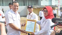 Palang Merah Indonesia lahir tepat satu bulan setelah kemerdekaan Republik Indonesia pada 17 September 1945. PMI telah lama terlibat dalam tanggap darurat bencana, termasuk bencana yang disebabkan oleh perubahan iklim.