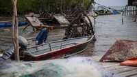 Sejak dua pekan terakhir nelayan di pulau tersebut tidak melau. 