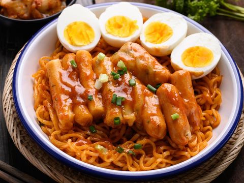 Resep Mie Tteokbokki dan Sosis Pedas