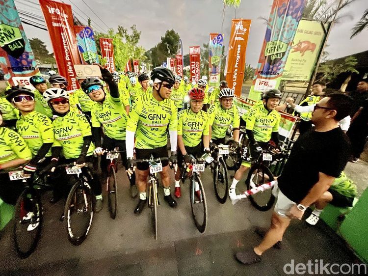 Ribuan Peserta Ramaikan Balap Sepeda Internasional GFNY Bali 2023