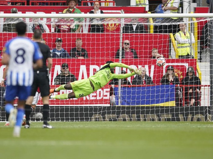 Manchester United kalah lagi. Bermain di kandang sendiri, MU dipermalukan Brighton dengan skor akhir 1-3. Pertandingan Liga Inggris antara MU vs Brighton berlangsung di Old Trafford, Sabtu (16/9/2023) malam WIB.