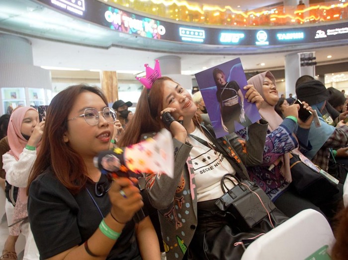 Fans K-Pop tanah air kembali disuguhi acara konser virtual yang menampilkan beberapa bintang-bintang K-Pop favorit termasuk Secret Number, ONF, The Boyz, dan SHINee Taemin.