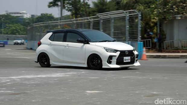 Toyota Agya GR Sport yang dimodifikasi oleh Toyota GR Garage