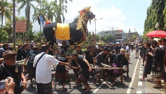 Upacara ngaben mantan Bupati Klungkung Tjokorda Gde Ngurah.