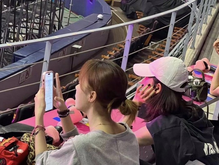 aespa nonton konser BLACKPINK Born Pink finale di Seoul pada Minggu (17/9/2023).