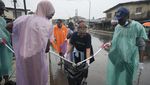 Aksi Relawan Nigeria Saat Hari Bersih-bersih Sedunia