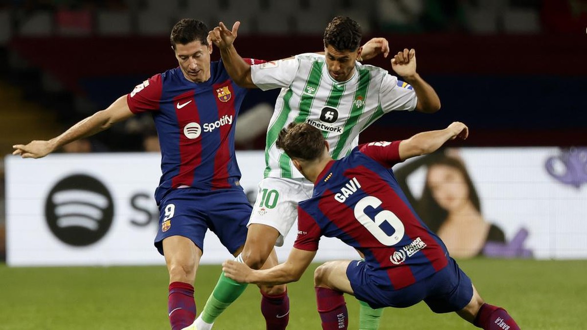 Partai Barcelona vs Real Betis. Foto: AP/Joan Monfort