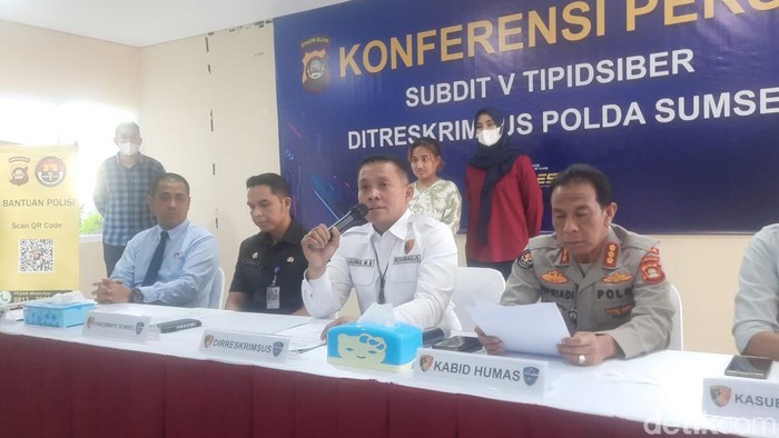 Dirkrimsus Polda Sumsel Kombes Agung Marlianto sempat pimpin rilis kasus Lina Mukherjee meski sakit leukimia