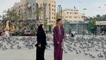Cantiknya Fuji yang Berhijab saat Ibadah Umrah
