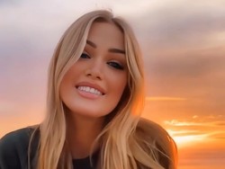 Foto Nenek Terseksi yang Dikira Masih Remaja, Penampilan Aslinya Ternyata..